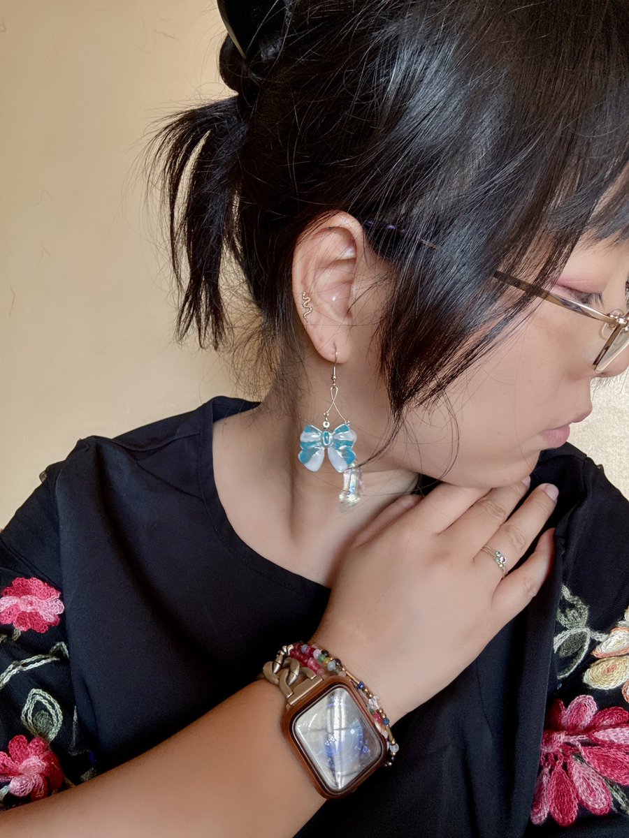 🍻先日のお供🍻

<a href="/87gusuku/">𝒈𝒖𝒔𝒖𝒌𝒖𓂃 2/23そうさくマーケット【2階か07ab】</a> ピアス
<a href="/chaco_ring_/">Chaco ring. 東京ソラマチ地下3階 9/26-28</a>  リング
<a href="/kirasupi/">𝒔𝒆𝒍𝒆𝒄𝒕 𝑳𝑬𝑴𝑶𝑵🍋2/8ロマアラ2階I-9.10</a> リング
<a href="/sona_sapinko/">Sona sapinko</a>  ピアス
<a href="/minorchordgems/">*:･ﾟ✧天然石💎✦.*·̩͙ -マイナーコードジェムズ-miho</a> ブレス
<a href="/ModaLepre/">Moda Lepre┊︎⋆꙳韓国アパレルショップ🐇</a>  トップス

この時は午前中出かけたのと、歩き疲れてからの夕方買い物タイムなのと、気分に合わせて変えていくスタイル😎