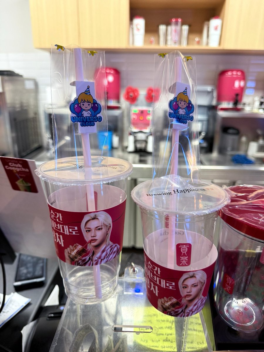 UniversoCloud's tweet image. 🎉☁️ ¡YESUNG PARTY MODE ON en GONG CHA! ☁️🎉

💙 Las sucursales se llenan de #CloudVibes y tú tienes que ser parte 💙

📸 Desliza y conoce cómo cada sucursal se viste para celebrar a YESUNG 🥹
— ¡Te estamos esperando con todo el 💙!