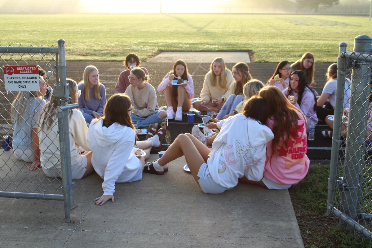 Senior Sunrise 
Starting their last year together, this morning they watched the first light rise — here’s to making every moment count, Class of 2026! 
#FN5GL #Sweepstakes <a href="/TMobile/">T-Mobile</a> <a href="/princevilleCUSD/">Princeville CUSD 326</a> #princespride #learningwithpurpose326