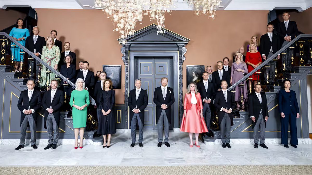 (Veldkamp #gazadebat Schoof #kabinet de VVD de BBB)

Er  kunnen weer wat poppetjes weggestreept worden. Die bende is verder gekrompen. 

Zo’n fout-rechts kabinet, zo’n onbekwame groep mag nooit en dan ook nog nooit meer aan de knoppen van ons landsbestuur zitten!