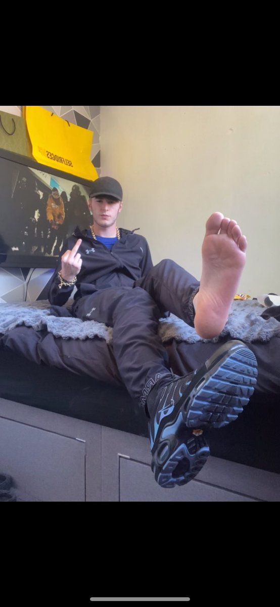 TylerSin01's tweet image. You know you want to worship these feet 💦
Don’t be shy and Dm me 📥h