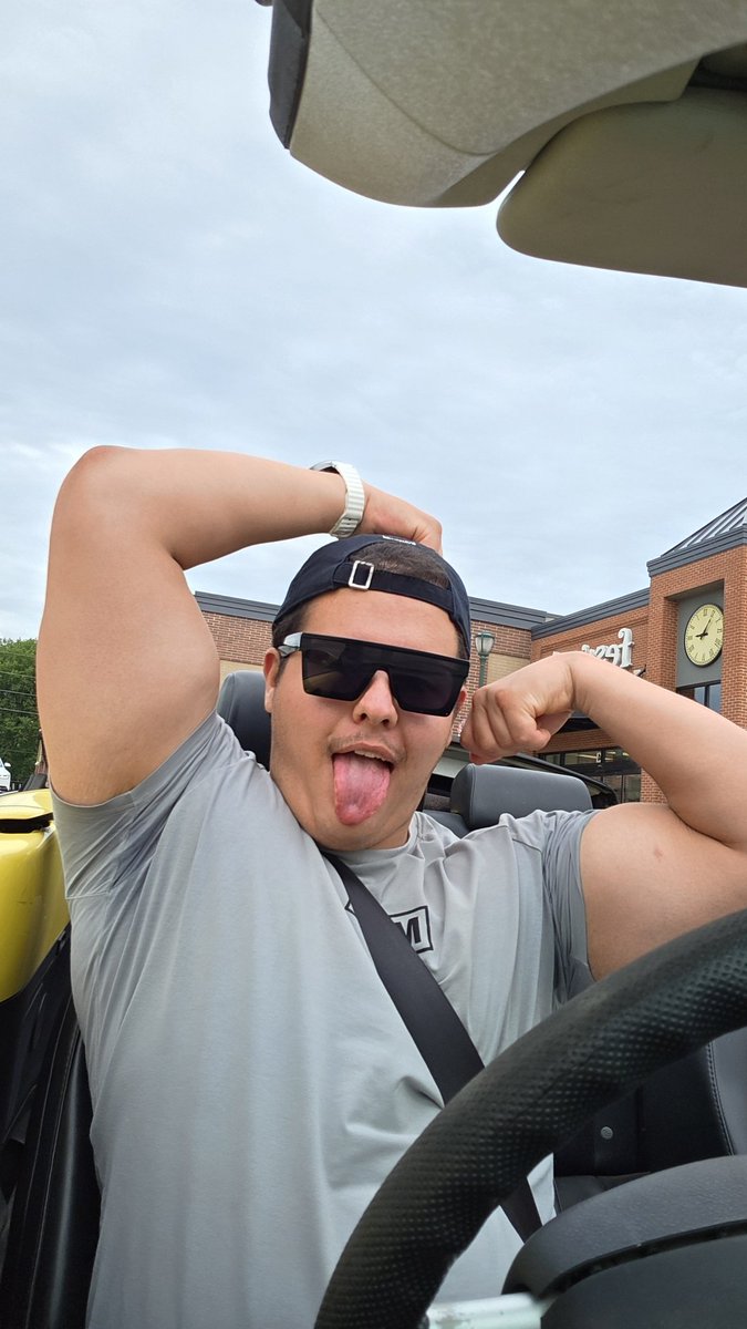 deltn47's tweet photo. Meet your new pledge master https://t.co/Zp0T47lJzP