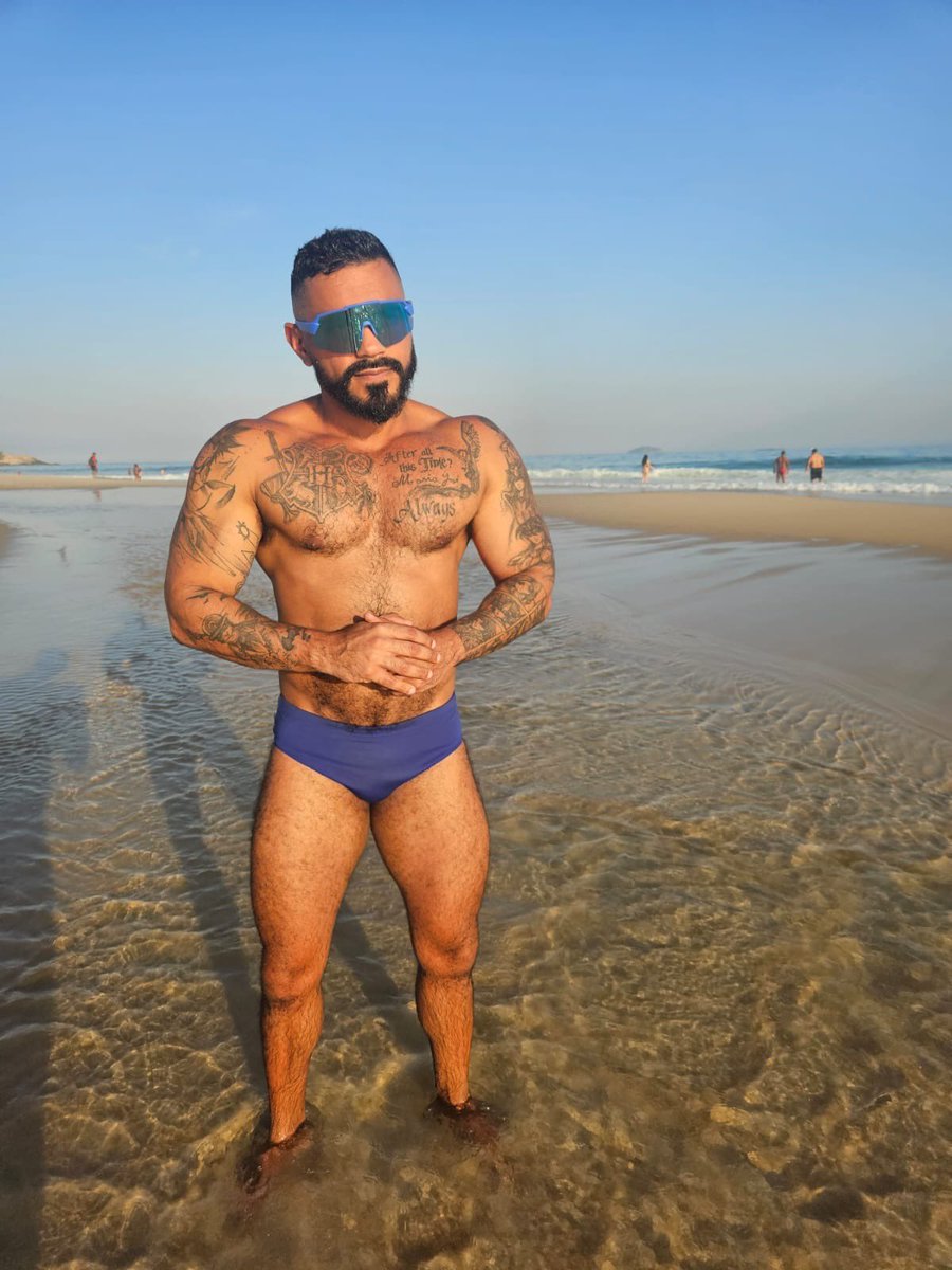 findomluks's tweet photo. TAX FRIDAY ON 🏧

Be useful, so I can spend more days relaxing like this

🇧🇷 https://t.co/Bn6MKD9RrK

🇺🇸 https://t.co/AAvwzt9L8J

#domxsub #cashmaster #findombr #musclegod #alphamale 

@RT4MastersBR2 @findom_br @findominfluence https://t.co/5ziCNG5P2F