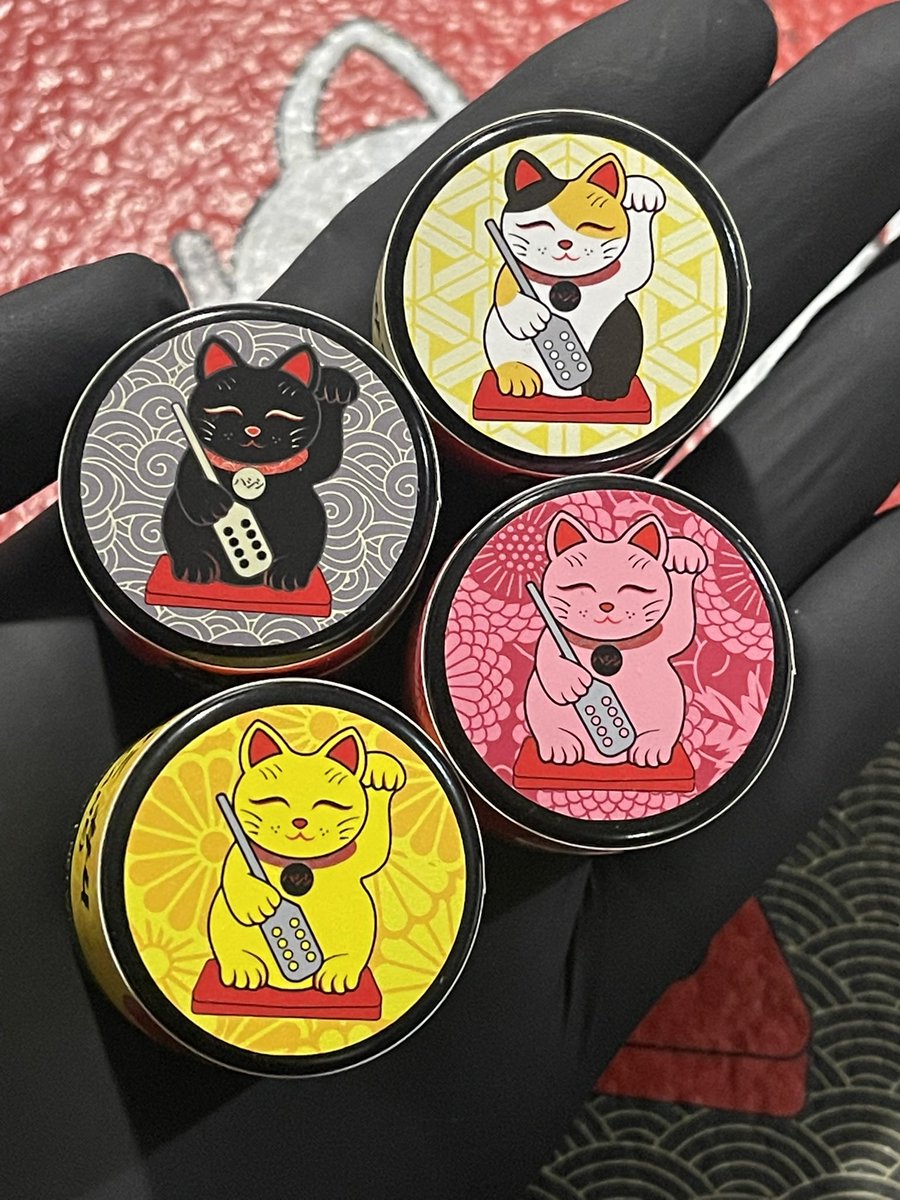 wavingcathash's tweet image. Feeling like Thanos with the infinity stones 💎