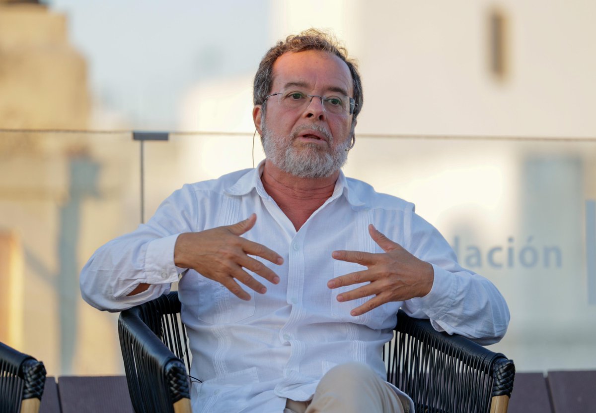 Hoy hemos cerrado con gran éxito una nueva jornada de #DiálogosEnLaAzotea en la sede de la Fundación Cajasol en Cádiz. 

En esta ocasión, contamos con la participación de <a href="/juanmalamet/">Juanma Lamet</a>  (<a href="/elmundoes/">EL MUNDO</a>) y Juanma Marqués <a href="/grupojoly/">Grupo Joly</a>, que ofrecieron un interesante debate de actualidad