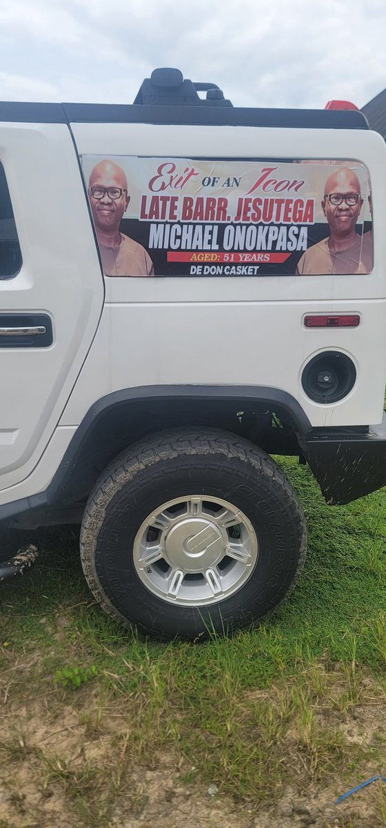 OfficialPigo's tweet photo. I and friends today were in Adeje Okpe Local Government area of Delta State today to pay last respect for my friend Barr Jesutega Onokpasa as he is laid to rest in his hometown.
I will never forget all the memories we shared together when u were alive. You valued our friendship. I appreciate. May your soul RIP- Amen