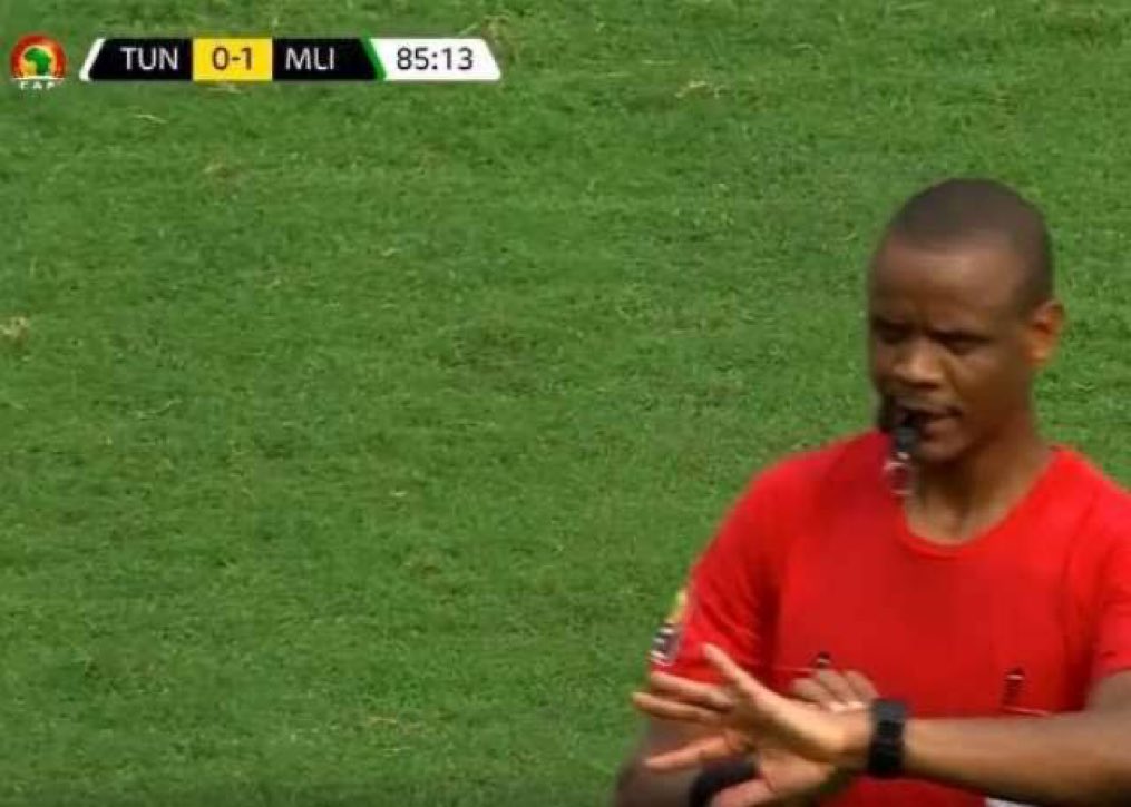 The referee West Ham needs right now to end this demolition