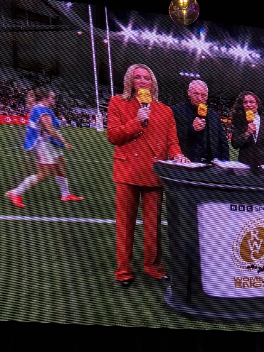 Isaks gone and so has Gabby. After an emotional appeal to Isak to stay failed. Gabby has has moved to the SOL wearing the famous sunderland colours.