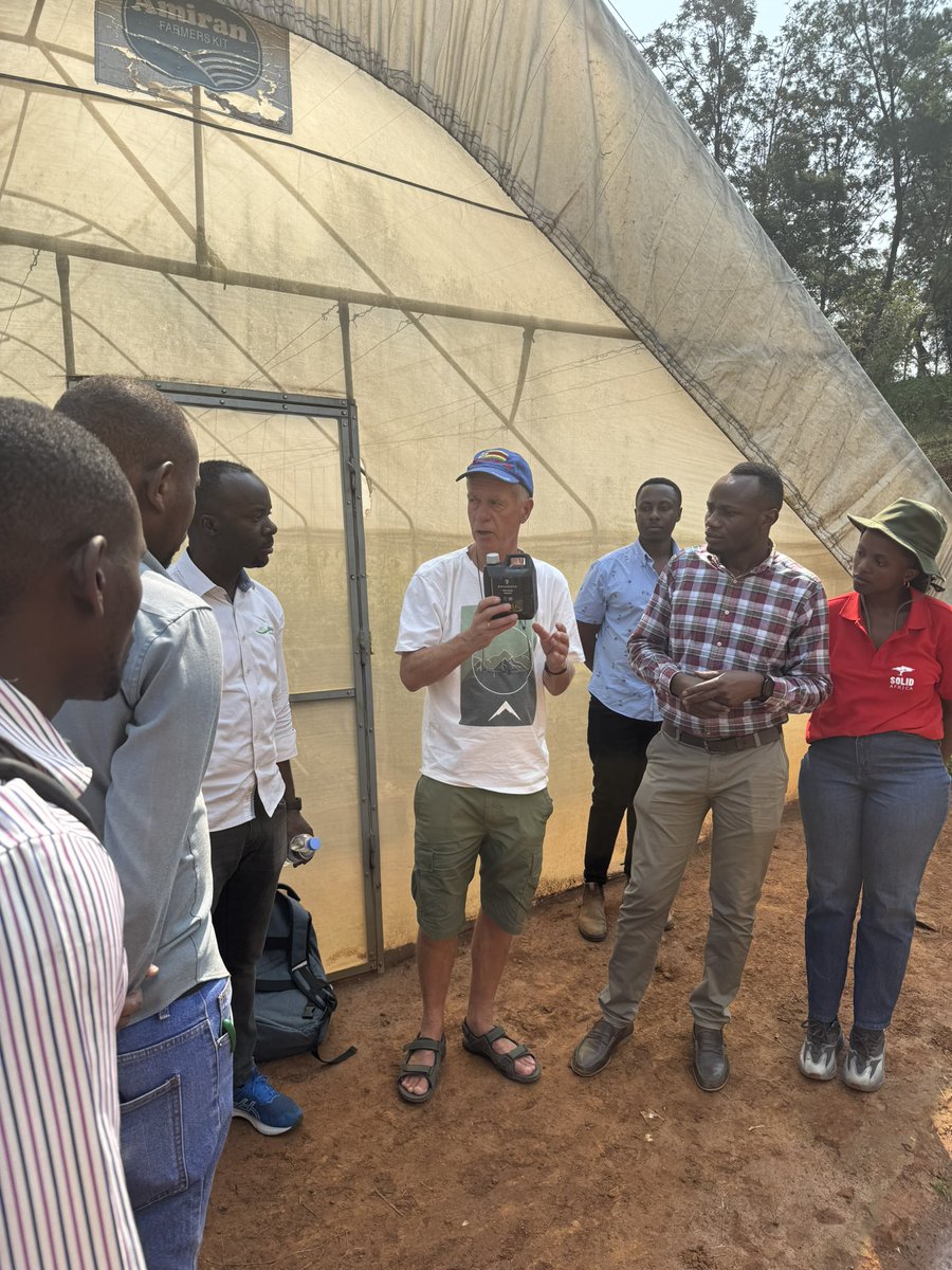 🌱Final day of organic farming trainings🌱 After learning Bio pest control methods to combat most common vegetable pests , participates received certificates as they are now equipped with sustainable solutions for #healthiercrops 🍅 🥔 🫑 #groworganic
