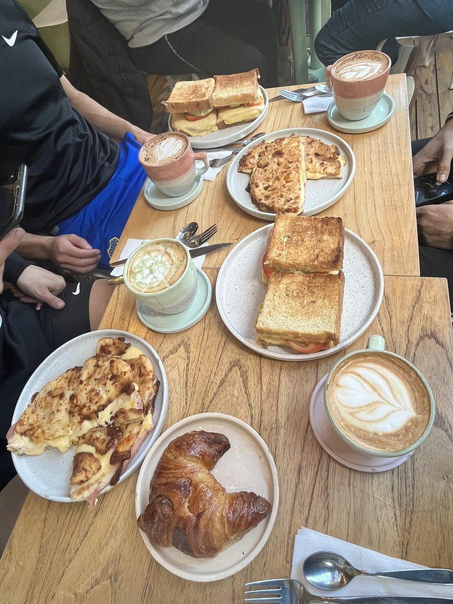 Correr te salva la psiquis. Totalmente comprobado. 
Y más si metes alto desayuno después.
❤️🌺
