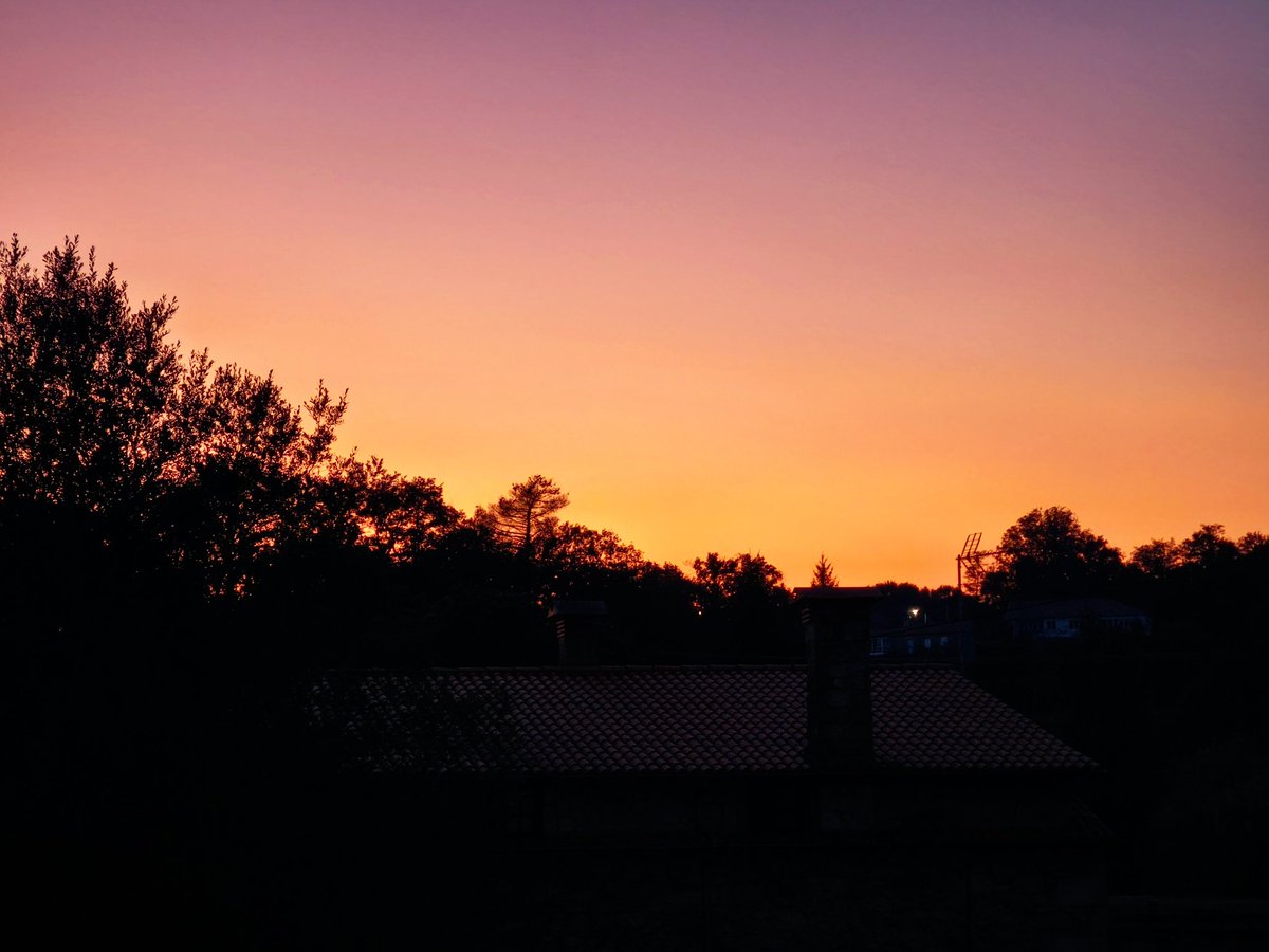 Gabon✨💖✨⭐⭐❤️. Azken gaua hemen. Gero eta zailagoa egiten zait agur esatea.
Ondoloin ta amets polittak izan.🫂😘❤️♾️