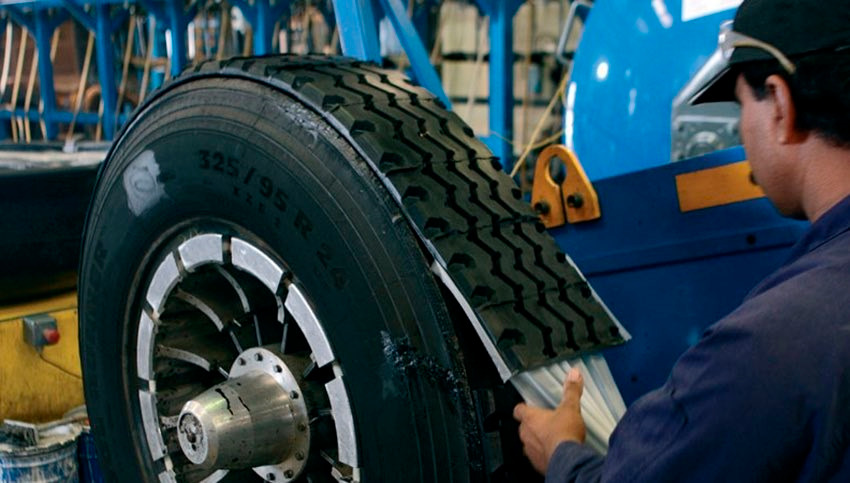 El Sindicato Obrero del Caucho, Anexos y Afines (SOCAYA), conducido por José Pasotti, arribó a un nuevo acuerdo paritario para los trabajadores de gomerías y talleres de recauchutaje y vulcanizado. + Info y tel p/notas MARIAPRESS.COM <a href="/socayaok/">Socayaok</a>