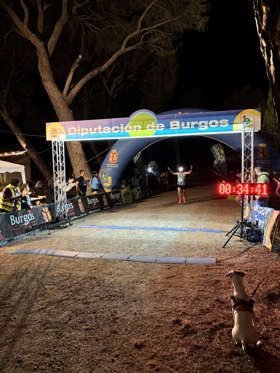 picotaragudo's tweet photo. Ya tenemos el podium de la #NocturnaFuentecen 
🥇 Álvaro Calle Carranza (33:23)
🥈Antonio Pecharroman Suances 
🥉Alejandro Velasco Miranda
Noche perfecta para correr!! https://t.co/IqMOibtqJk
