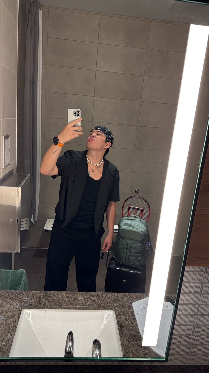 hapacaca's tweet image. transcon gay 🛫