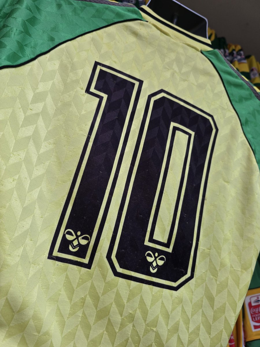 NorwichShirts🔰⚽🐤Billy tweet media