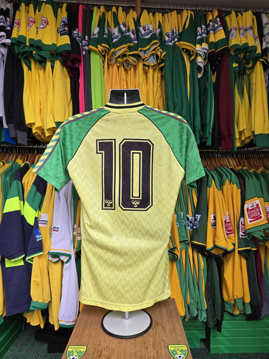 NorwichShirts🔰⚽🐤Billy tweet media