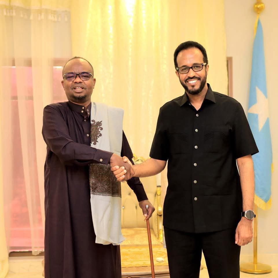 faarah_jiinje's tweet photo. Ku Door #Aqoon ama #Lacag.
1 Jabutaawi💸
2 Jamaal 🎓 https://t.co/xgEEFaDBHa