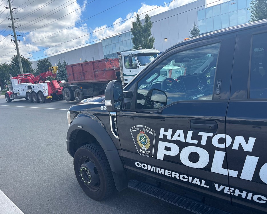Nailed! Almost half the trucks checked in Halton Safety Blitz were pulled off the road
bayobserver.ca/nailed-almost-…
#Hamont #BurlON #HaltonPolice