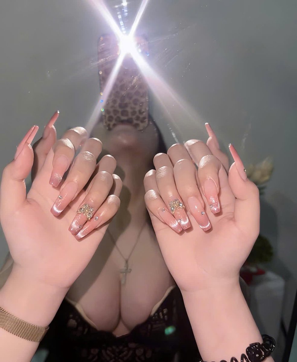 Nungg mà làm móng kh mócc được
Tức quáaaaaa