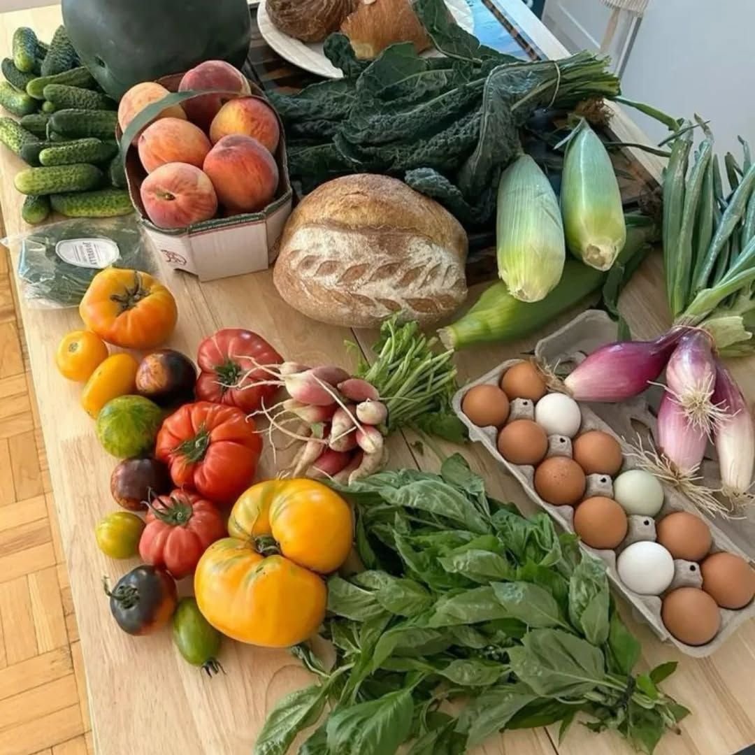 naturallyneve's tweet photo. Once you start eating like this, spend time in the sun, and cut out toxins, almost all of your health issues will disappear. https://t.co/izg21UGapo