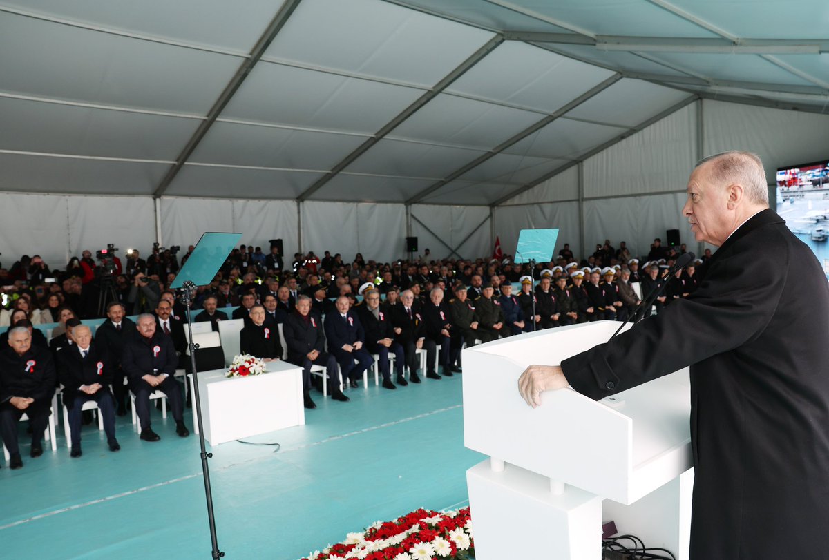 TCG Anadolu, Zafer Haftası’nda gençlerimizle buluşuyor. 🛳️🇹🇷

350 gencimiz, Çanakkale’den İstanbul’a uzanan bu anlamlı yolculukta istiklal ve istikbal şuurunu yaşayacak.

#MaviVatanYolculuğu 🩵