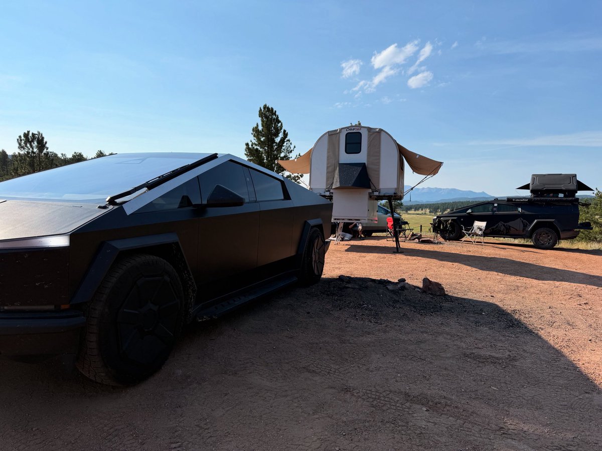 BeardedTesla's tweet photo. Unloaded and ready for the trails 😎 https://t.co/53efn4zEJR