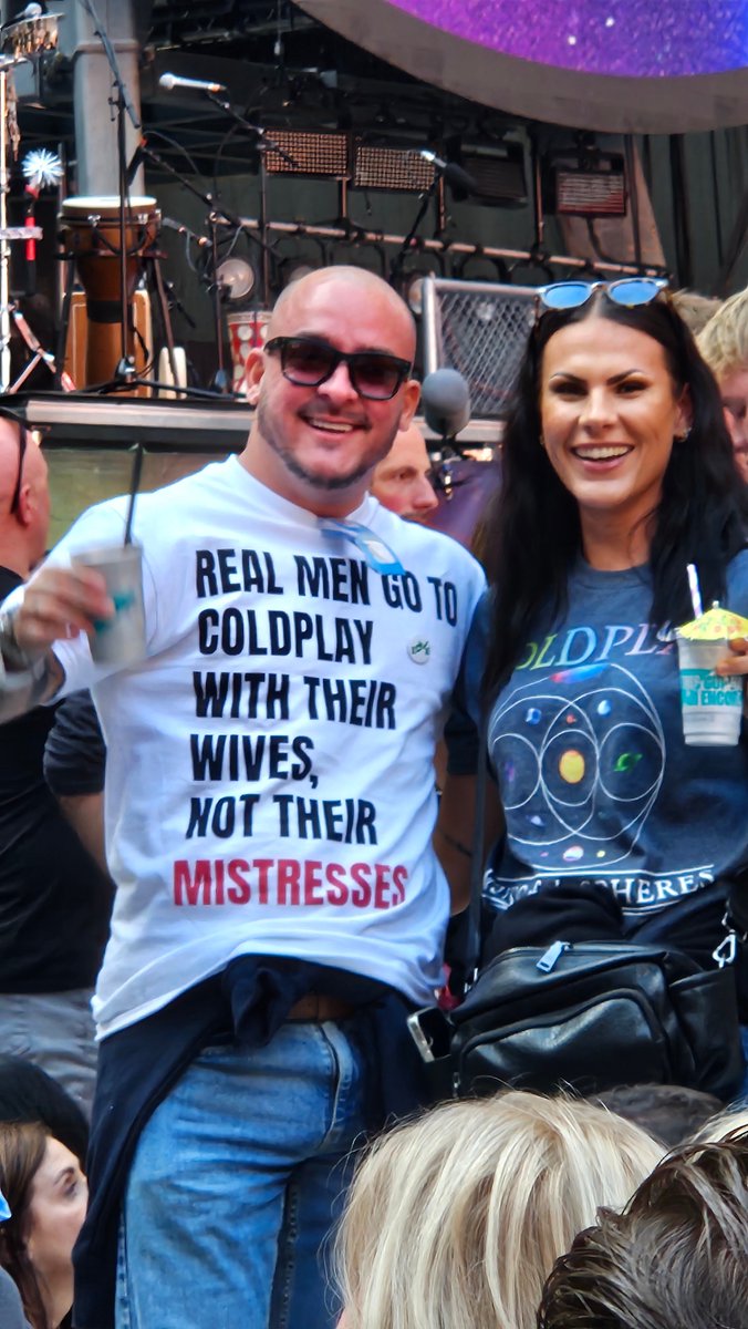 🫂💋Nine❤️Coldplay 🎤👕 tweet media