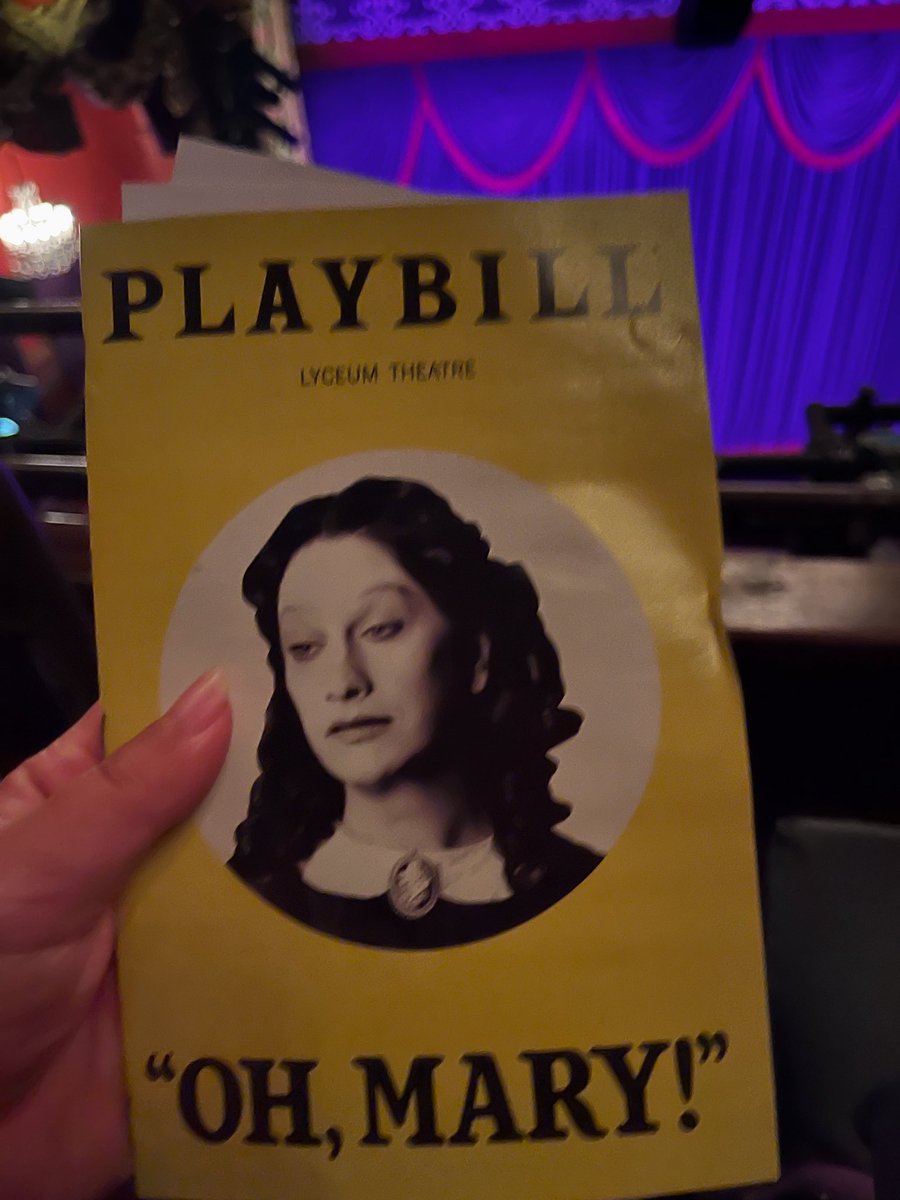 QueenOlli's tweet photo. The Queen herself as my dad would call the amazing @JinkxMonsoon ❤️ https://t.co/cHwHU70TQJ