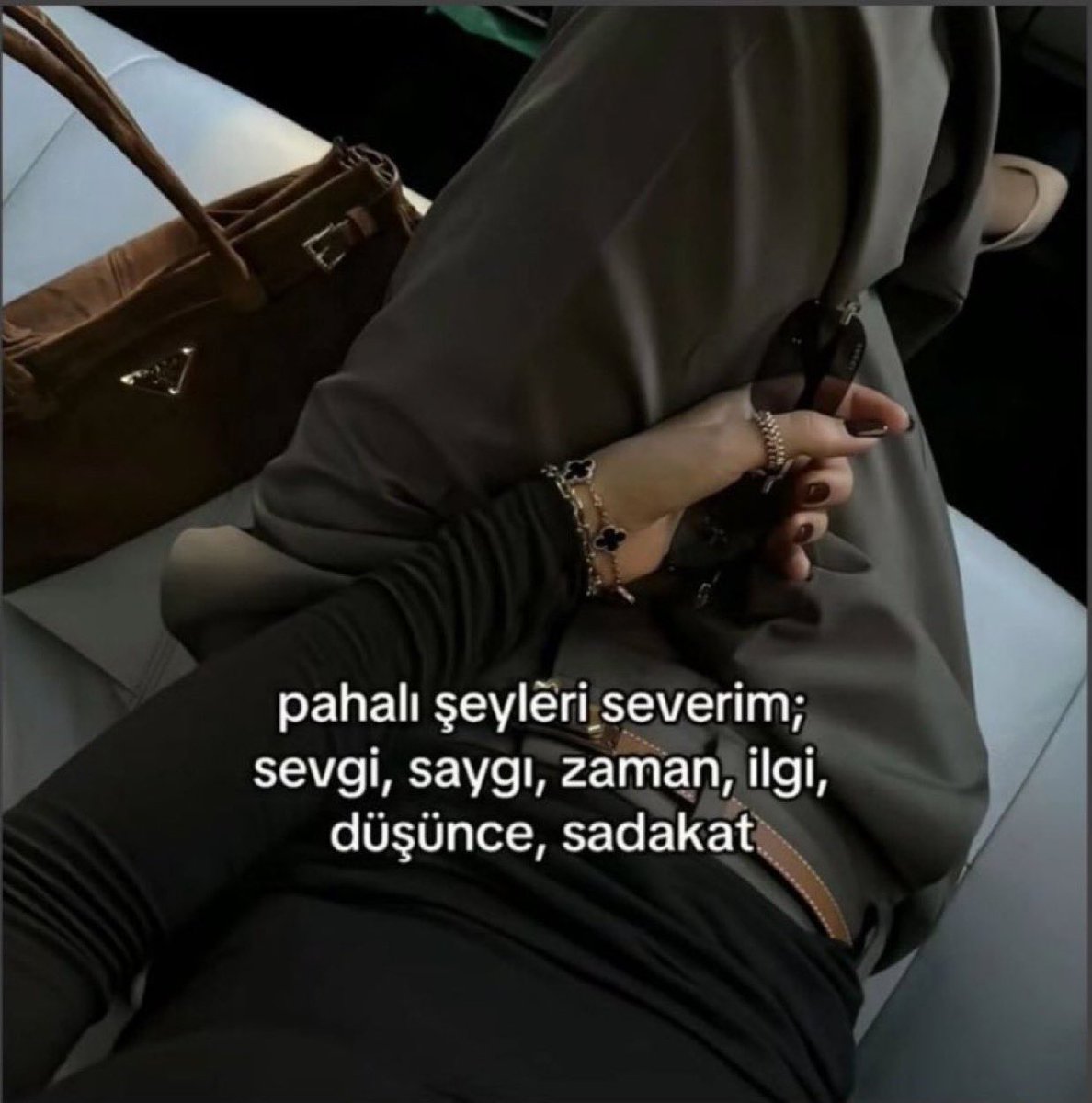 ♡ (@elyveask) on Twitter photo 