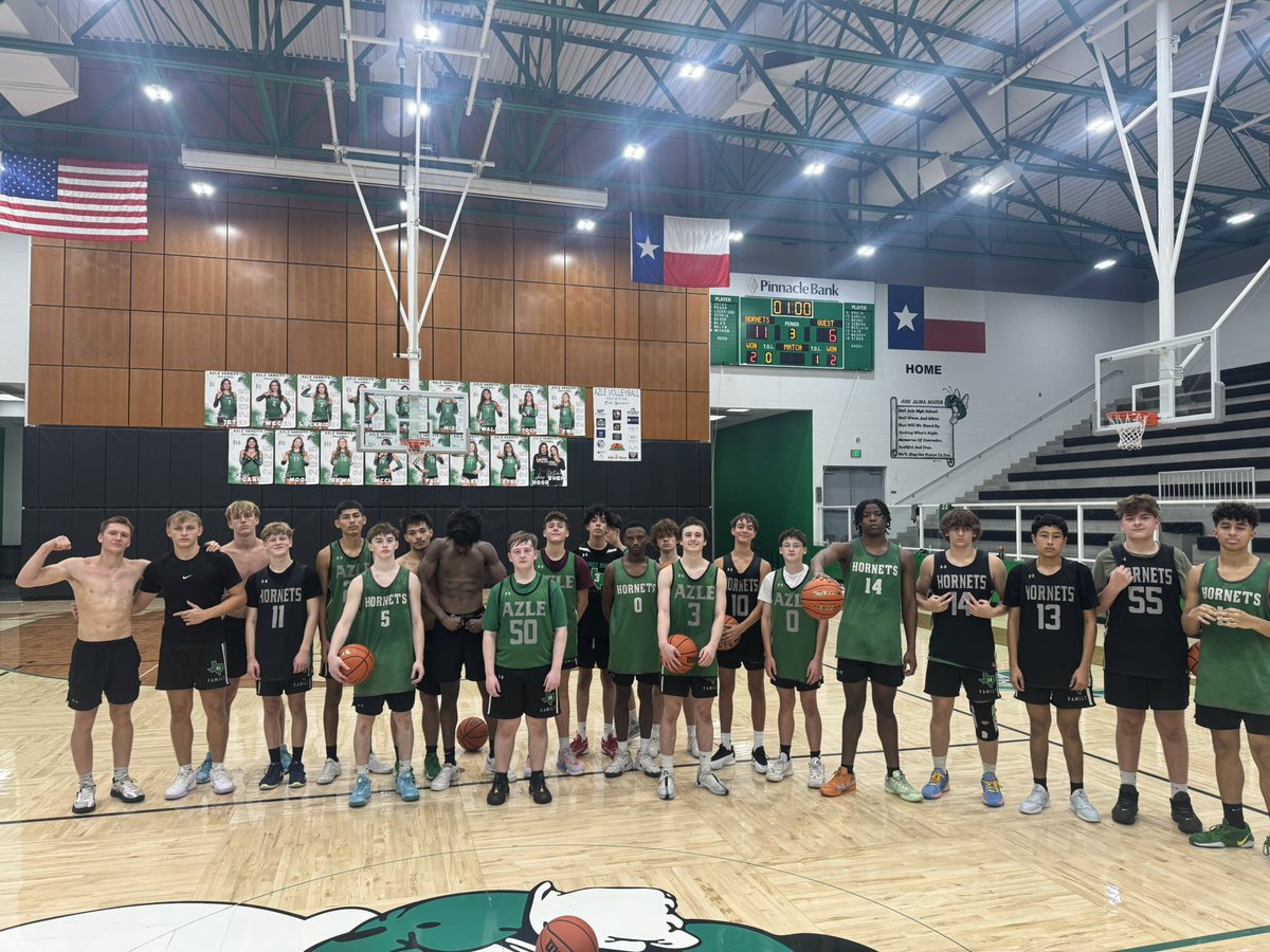 Azle_hoops's tweet photo. Great first full week! 

These guys really got after it! #EarnEverything https://t.co/X6J30Phw0g