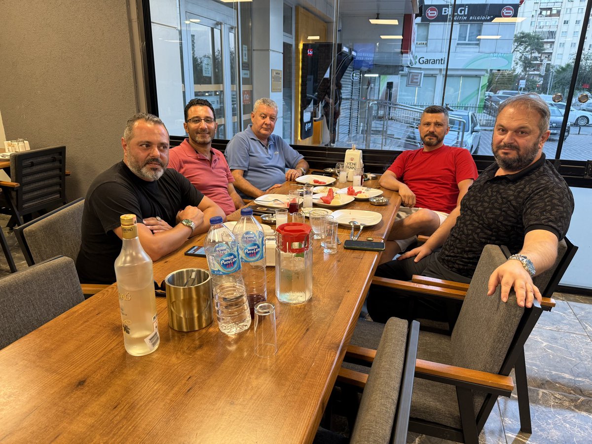 Dostlarla keyifli bir akşam🍸 😊
<a href="/yenerim78/">yener çelik</a> 
<a href="/tunaisiktv01/">Tuna IŞIK TV</a> 
<a href="/MuratNasal/">Murat Naşal</a> 
<a href="/matadorrem/">Ercüment Taşçıoğlu</a>