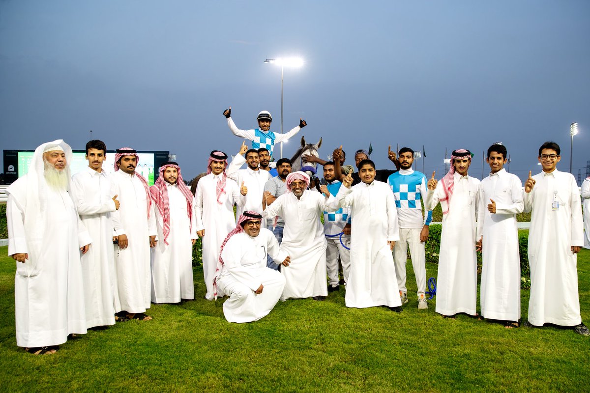 - 📷 الشوط 7 الحفل 9
تكافؤ ( 0-100 ) 4 سنوات وأكثر 
 حصن وأفراس ( عربي )  
الجائزة/100.000 الف ريال   

الفائز : ثروه مادسون (فرنسا) ( المرتجز )  
المالك : خالد سعيد عبدالله السيد 
المدرب :  صالح المدفع 
الخيال : طارق المنصور 
المسافة : 1600م
الزمن :  1:59:45 
#نادي_سباقات_الخيل