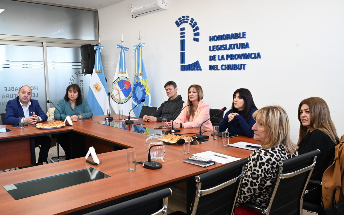 COMISIÓN ESPECIAL DEL PARLAMENTO PATAGÓNICO: AUTORIDADES DESIGNADAS

Los diputados integrantes de la Comisión Especial del Parlamento Patagónico se reunieron hoy viernes en la Sala de Plenarios “Dr. Jorge Eduardo Aubía” con el objetivo de designar autoridades y definir la (…)