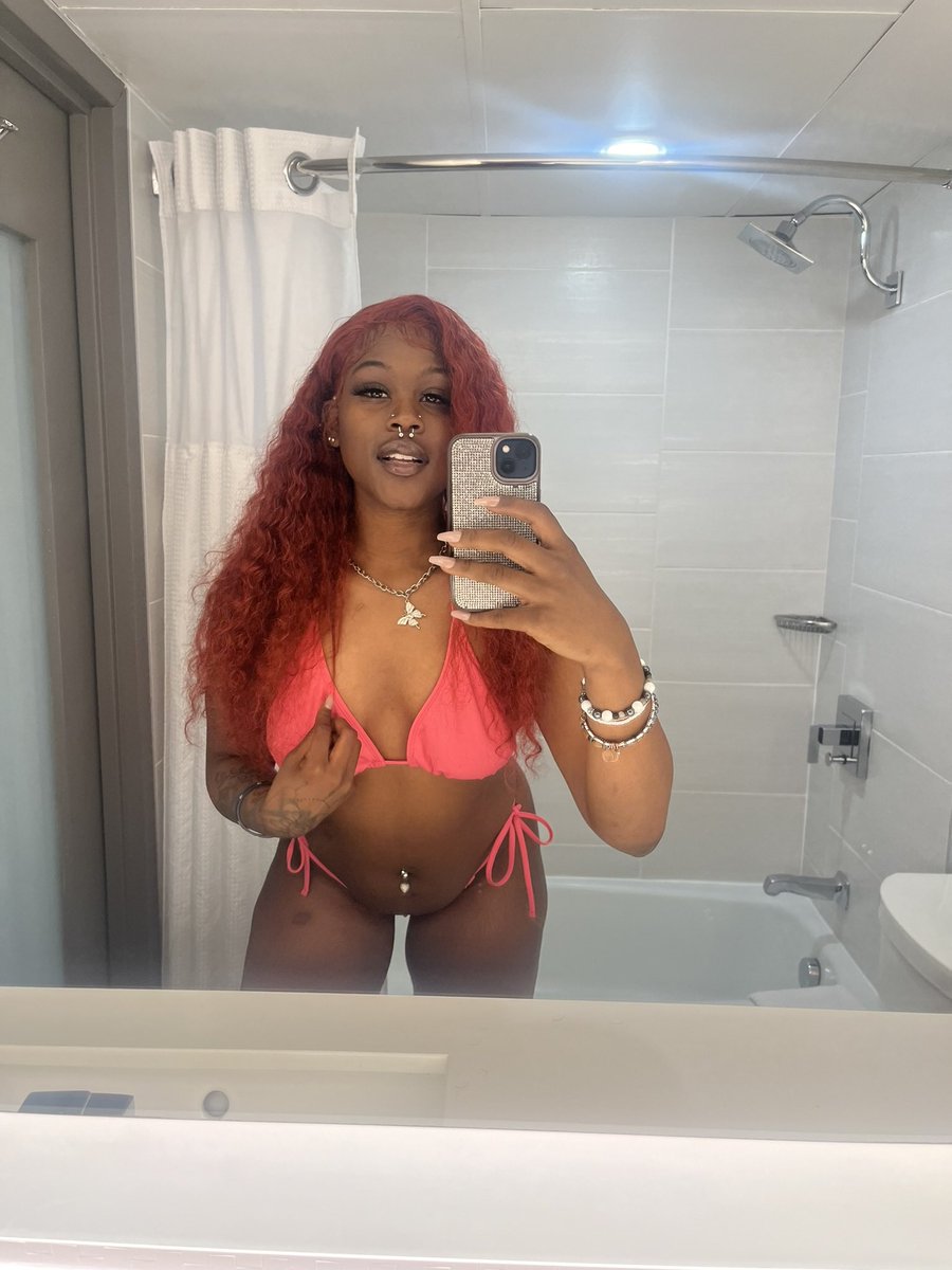 Amoney🎸 tweet media