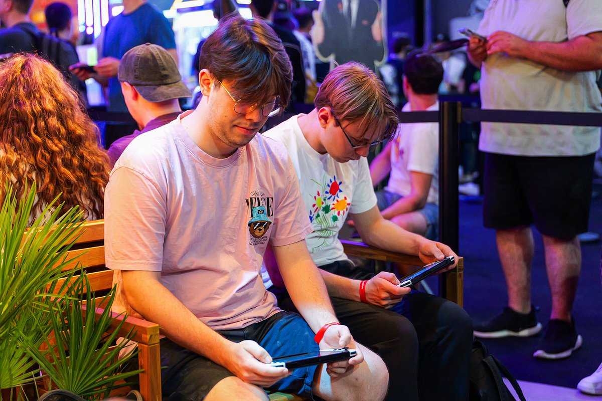 EpicNPCManGame's tweet image. Ready to explore Viva La Dirt League&apos;s Epic NPC Man world? 🎣

Head down to @Team17&apos;s booth at @gamescom in Hall 6 to experience our fishing adventure RPG game on the Nintendo Switch ❤️