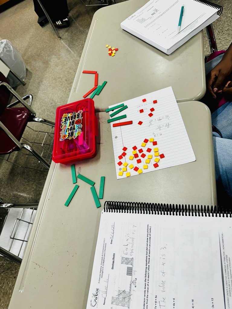 KennedyRoadMS's tweet image. 🎮📚 This week, the students in Mr. Mani’s class LEVELED UP! 🚀
They took on the challenge of Solving Linear Equations using Algebra Tiles  and powered through like true math champions! 🏆💯
#LevelUp #GameON #MathWins #AlgebraTiles #StudentSuccess