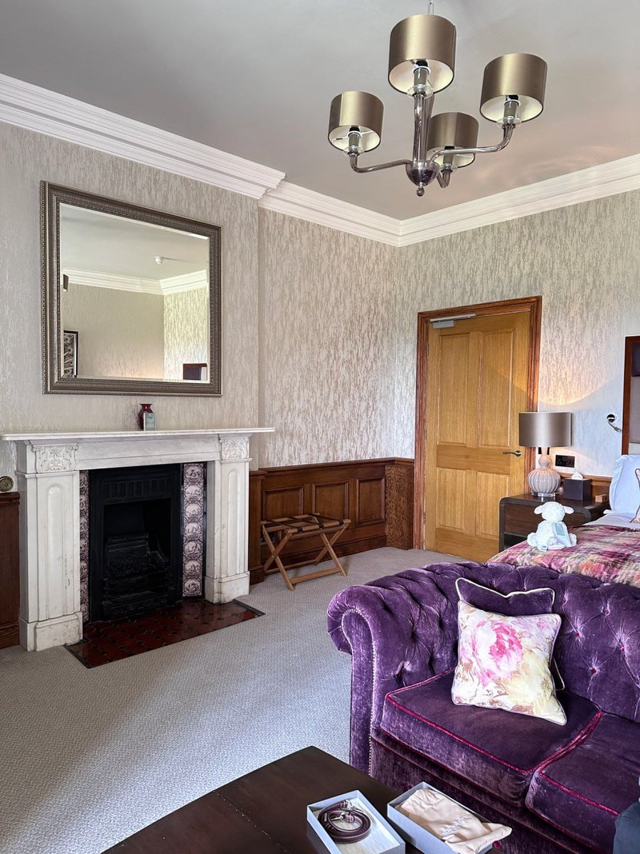 Anna Ross (@annaross102) on Twitter photo This manor hotel, which began in 1735, is amazing for its well-preserved architecture. The interior decoration is exquisite, retro, clean and very stylish. <a href="/Brighton/">BrightonCollectibles</a> @Horsham This manor hotel, which began in 1735, is amazing for its well-preserved architecture. The interior decoration is exquisite, retro, clean and very stylish. <a href="/Brighton/">BrightonCollectibles</a> @Horsham