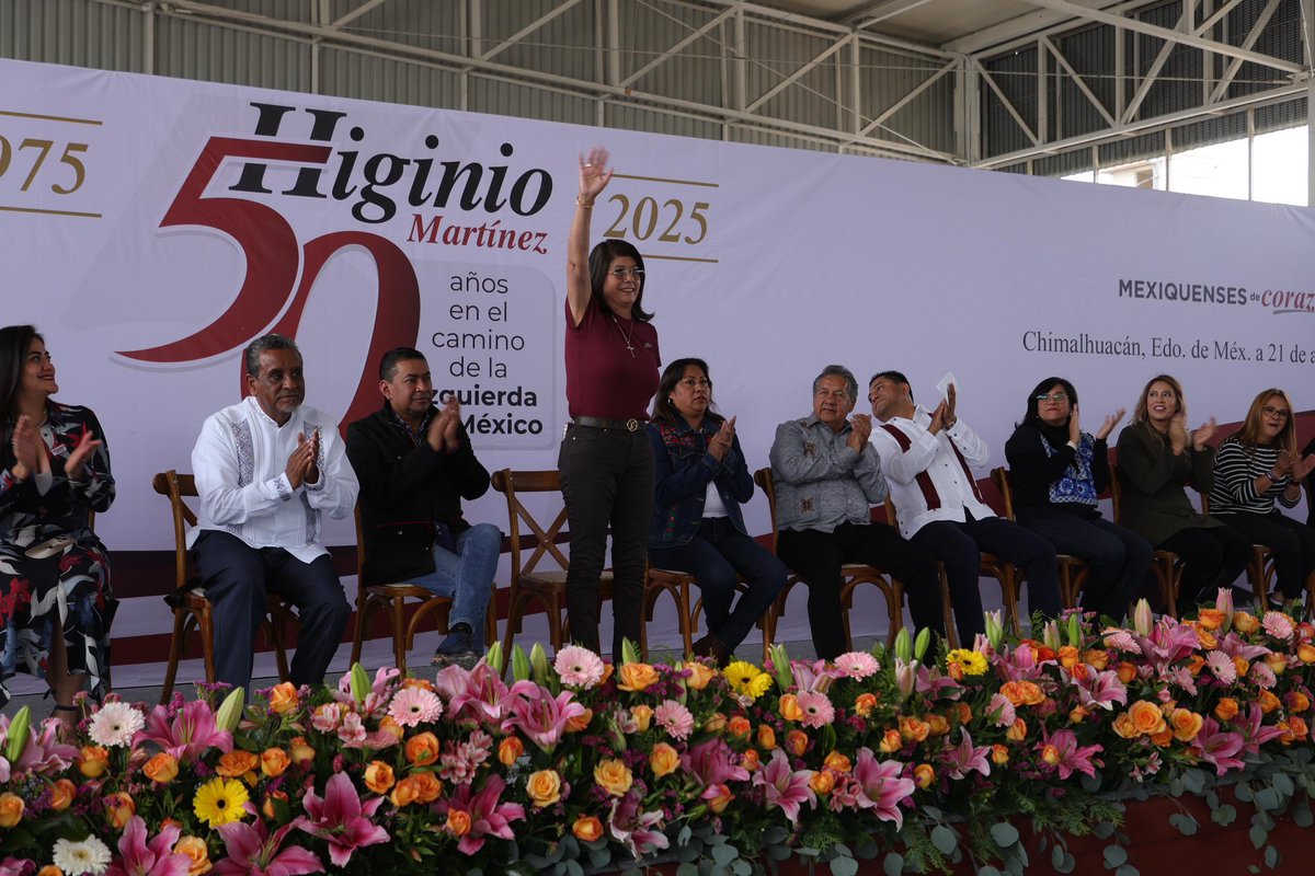 MarielaGtzEsc's tweet photo. Seguimos recorriendo el Estado de México, con la gira de 50 años en el camino de la izquierda de nuestro amigo, @higinio_mtz. 

Desde Chimalhuacán, reafirmamos nuestro compromiso de continuar con el proyecto de transformación y atender sus demandas.

¡Con el pueblo todo, sin el pueblo, nada!

#SenadoraDelPuebloMexiquense
