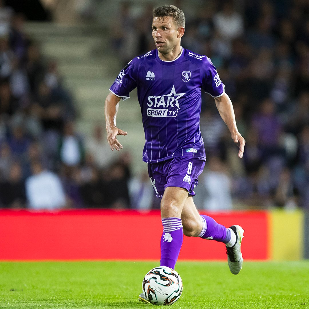 DAZN_BENL's tweet photo. 🇧🇪 Jong Gent - Beerschot
🕙 Uitzending vanaf 19u55
📲 De DAZN-app
🔗 https://t.co/qW6KYBf9pU
🎙️ @MathieuBombay
#GNTBEE https://t.co/iK4Po7TLDu