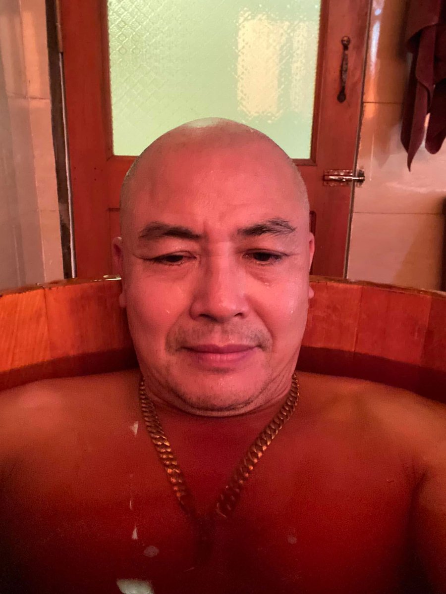 MR Trần tweet media