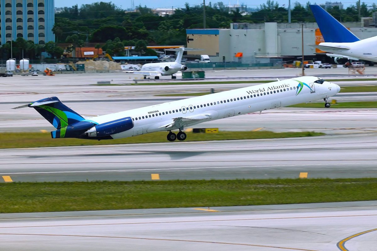 n194at's tweet photo. World Atlantic Airlines
McDonnell Douglas MD-83 N802WA
MIA/KMIA Miami Intl Airport
August 10, 2025
Photo credit Eric Lichtenstein
#AvGeek #Airline #Aviation #AvGeeks #MD80 #Maddog #WorldAtlantic #MIA #Miami @iflymia @MD80com https://t.co/gqqav3NmLV