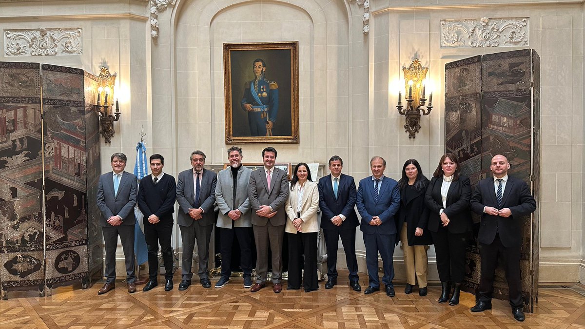 Mendoza destacó el potencial estratégico del paso Las Leñas para la integración con #Chile

ℹ️ mendoza.gov.ar/prensa/mendoza…