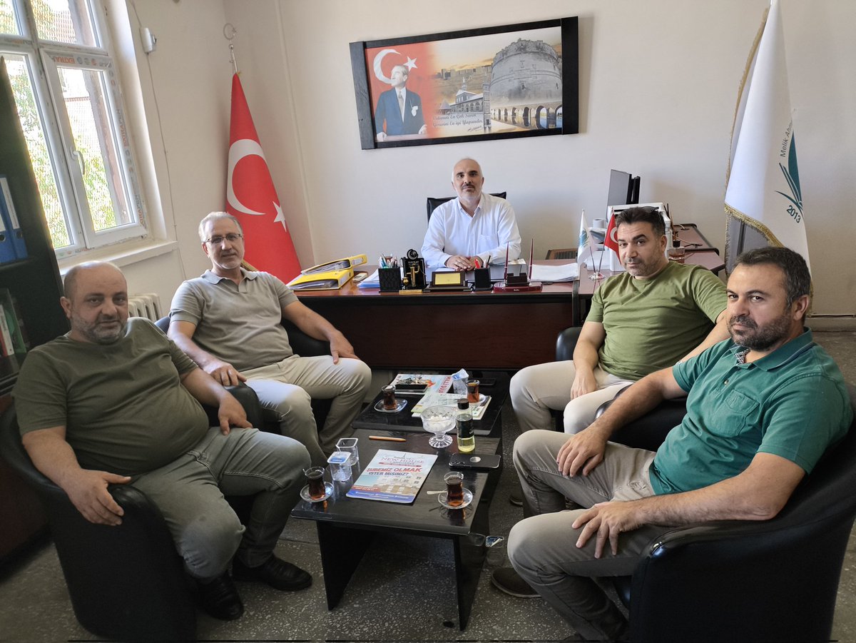 🕊️ YediHilal Diyarbakır ve kıymetli müdür dostlarımızla, kardeşimiz Ömer Yıldırım’ın abisi Muzaffer Yıldırım’ın vefatı dolayısıyla taziyede bulunduk. Rabbim rahmetiyle muamele eylesin, mekânı cennet olsun 🤲 #Başsağlığı #YediHilal <a href="/omer_6370/">ömer yıldırım</a>