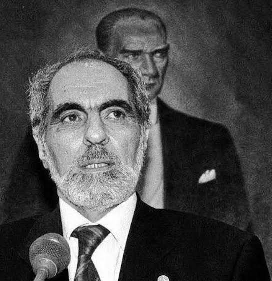 Türk mefkuresine olan inancı, Türk milletine olan sarsılmaz sadakati ile bu dünyadan gerçek bir Türk Milliyetçisi geçti. Vefatının 25. yılında Ebulfez Elçibey'i saygı ve rahmetle anıyorum.