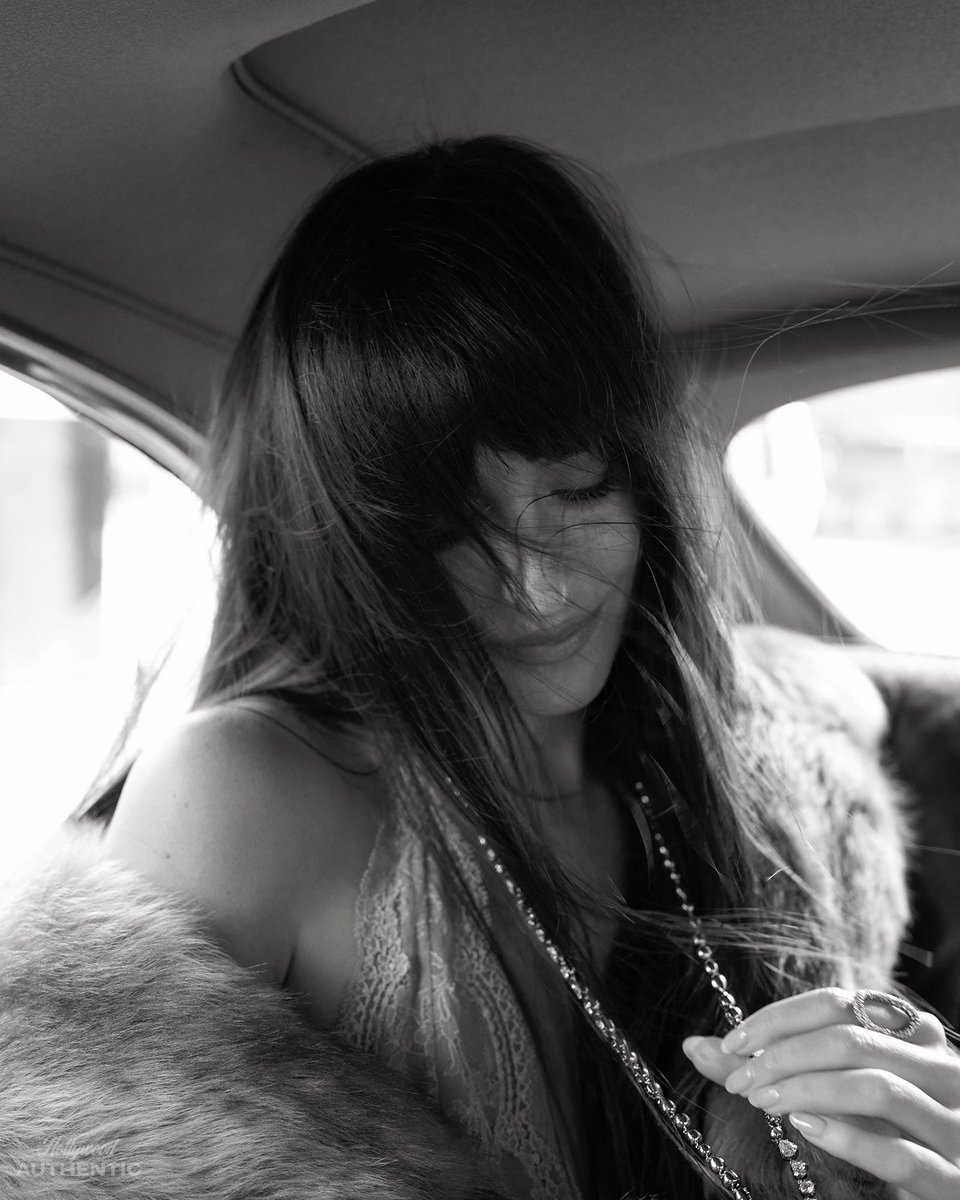 dakotajgif tweet picture