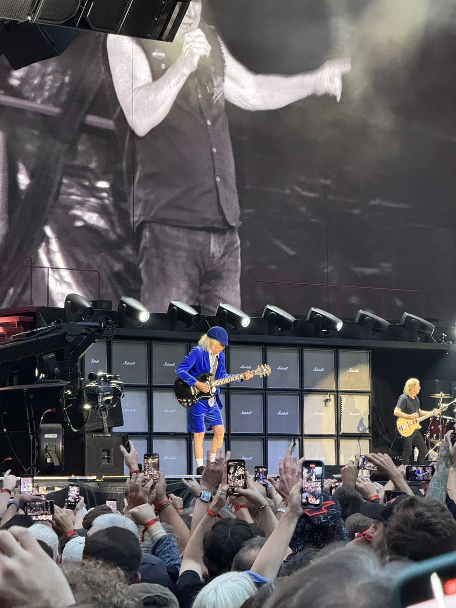 Lyle Smith tweet media