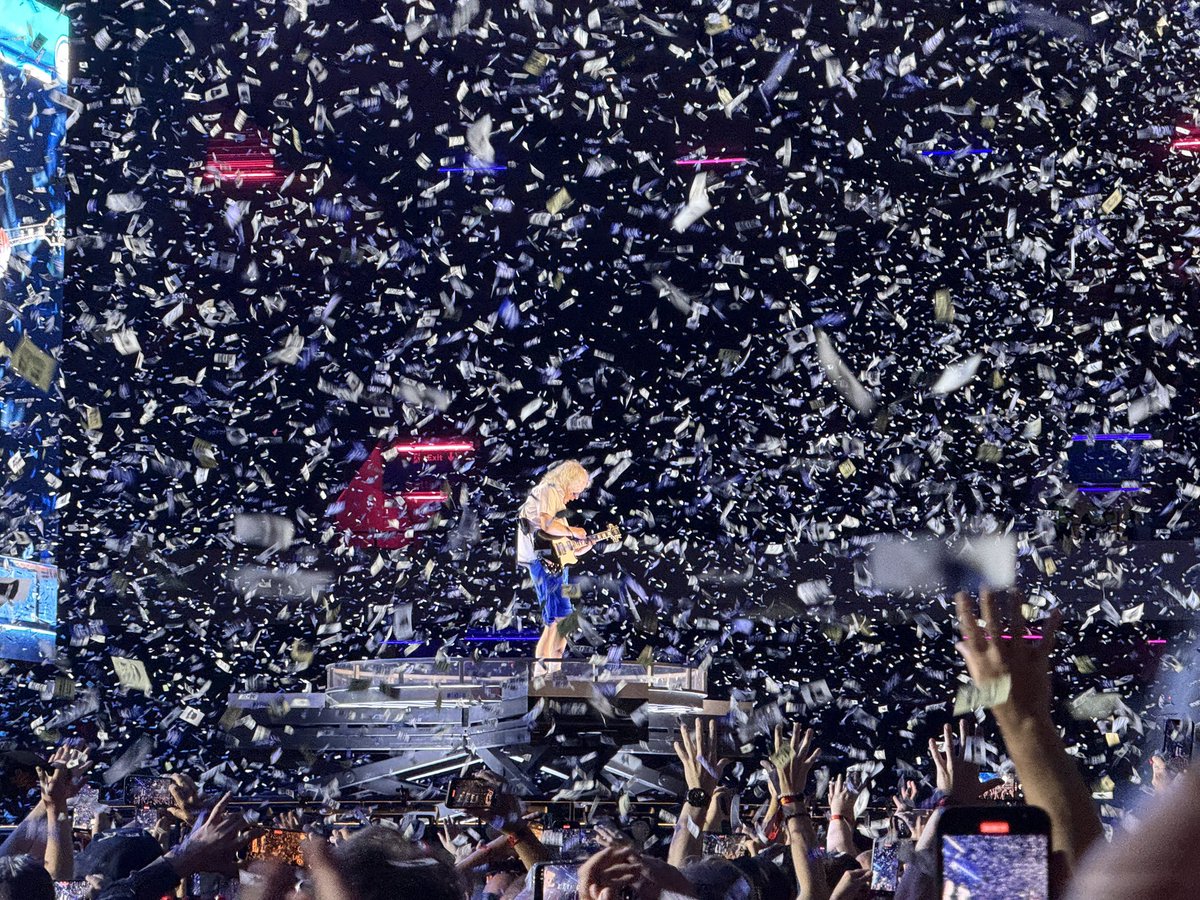 Lyle Smith tweet media