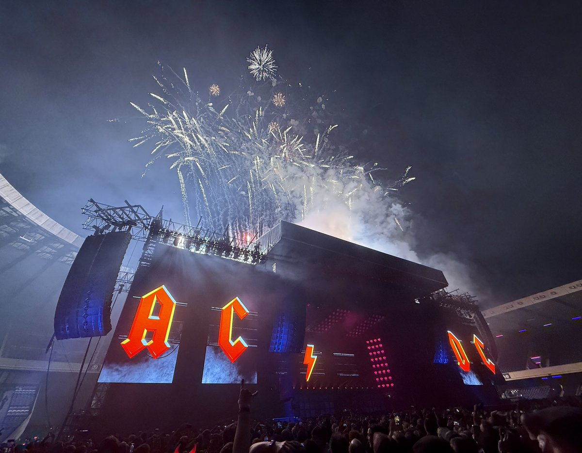 Lyle Smith tweet media