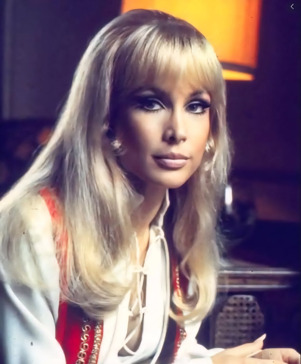 Today is her Birthday 🎂!! Who's that 👀? Hmm  🤔?