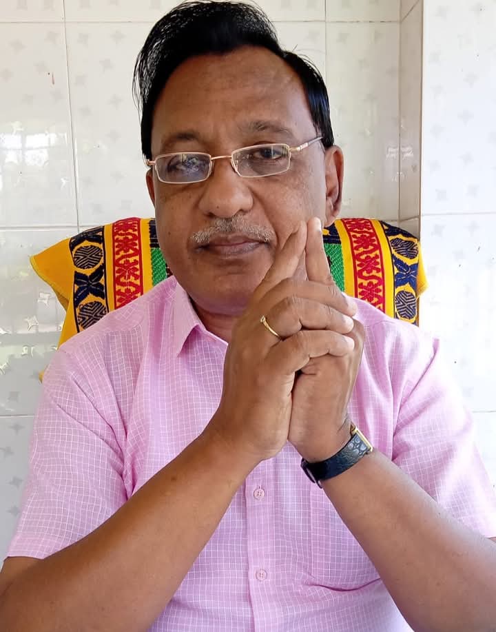 அன்புடையீர் ,
காதல் ...
     " காதல் அடைவது - உயிரியற்கை .
      இது விஞ்ஞானம் ." !
_---@ ans
